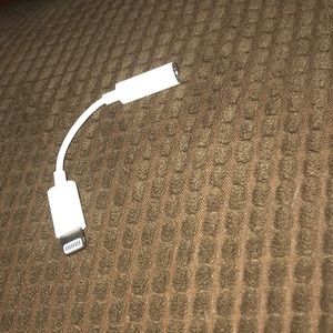 Lighting to headphone jack adapter